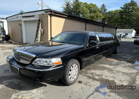 2005 Lincoln Town Car Executive from USA, damaged, VIN 1L1FM88W85Y654529